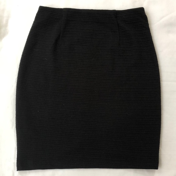 DYNAMITE ASYMMETRIC SKIRT - Picture 2 of 3